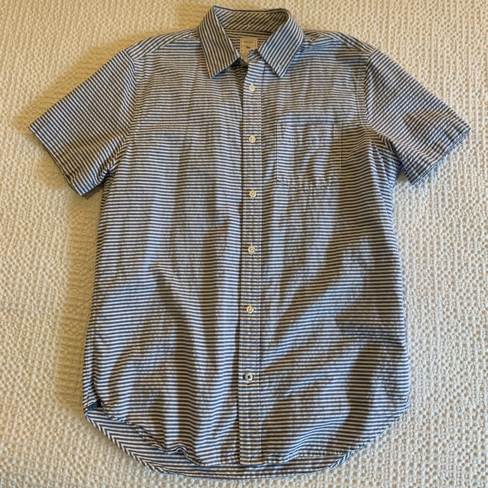 Men’s Gap striped summer shirt
